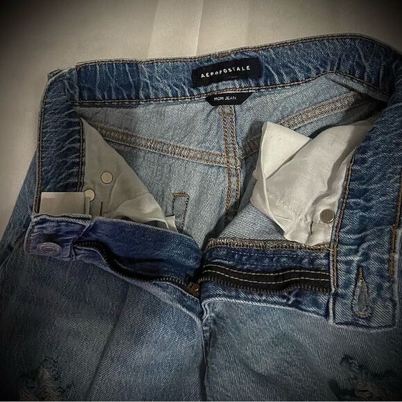 Aeropostale Ripped Light Blue Boyfriend Jeans - Picture 4 of 5